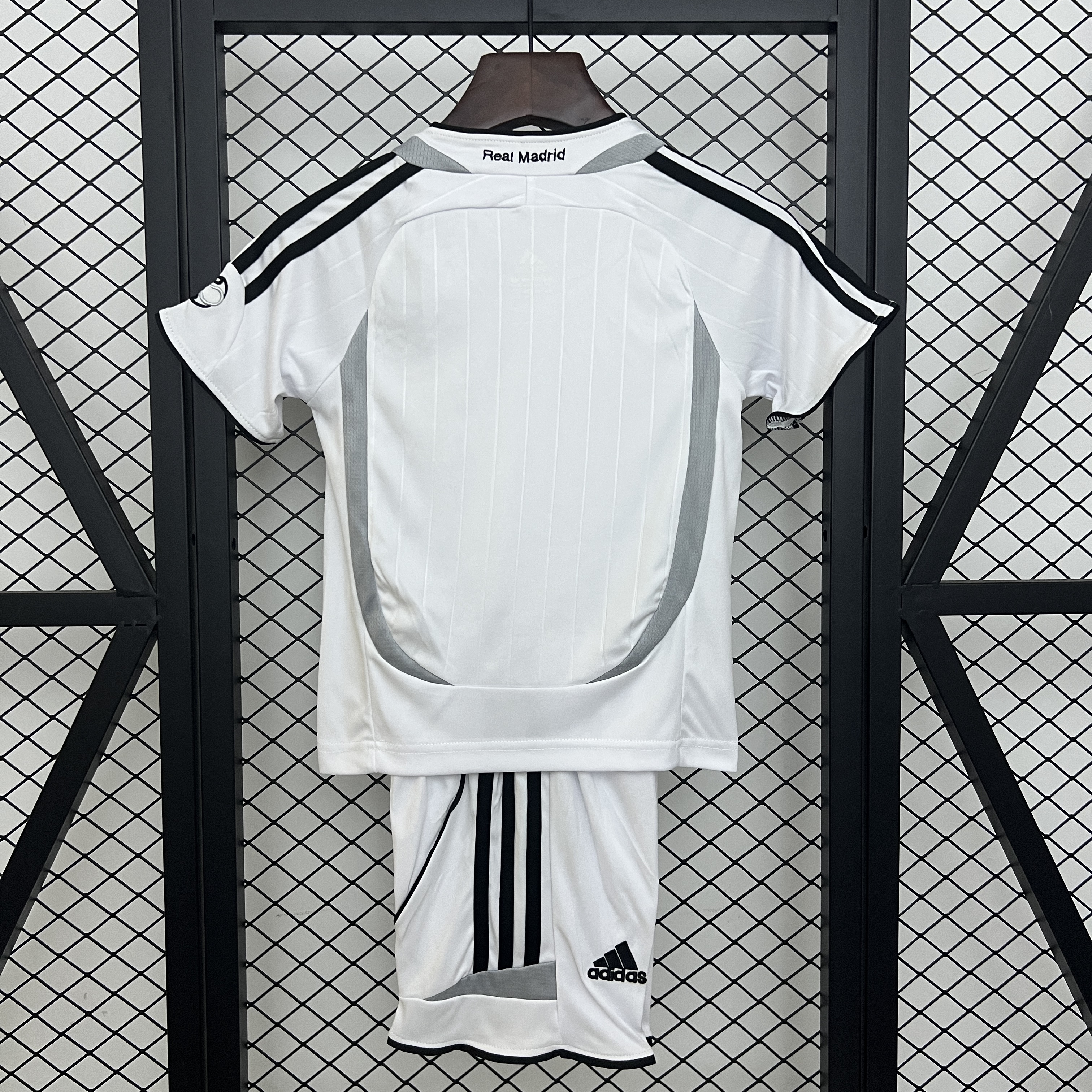 2006/2007 Real Madrid home Retro Kids Set