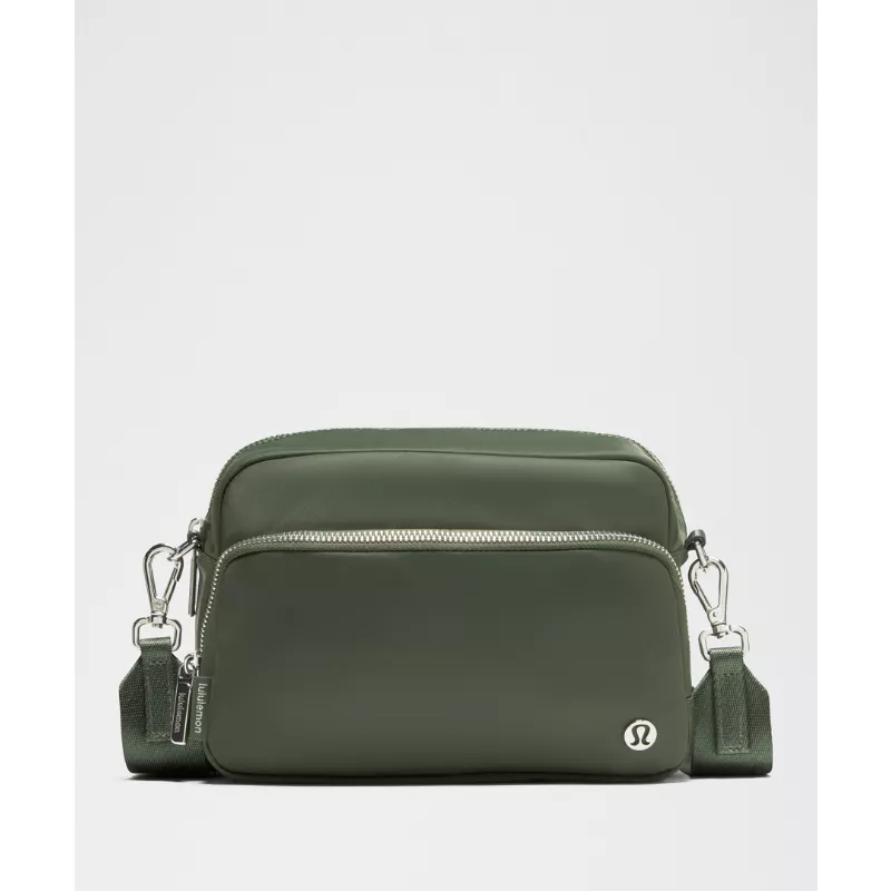 Everywhere Crossbody 3L Large Metal Hardware