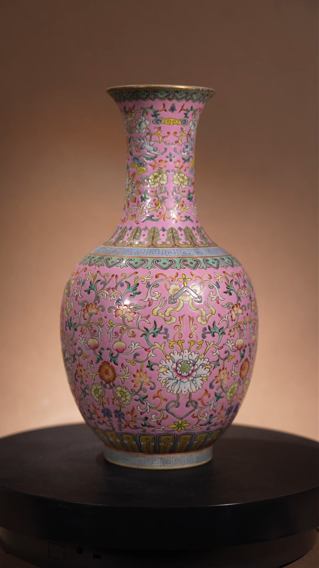 Ancient Chinese Famille Rose Vase with Interlocking Floral Patterns on Pink Ground