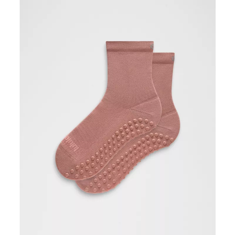 Unisex Find Your Balance Grip Quarter Socks