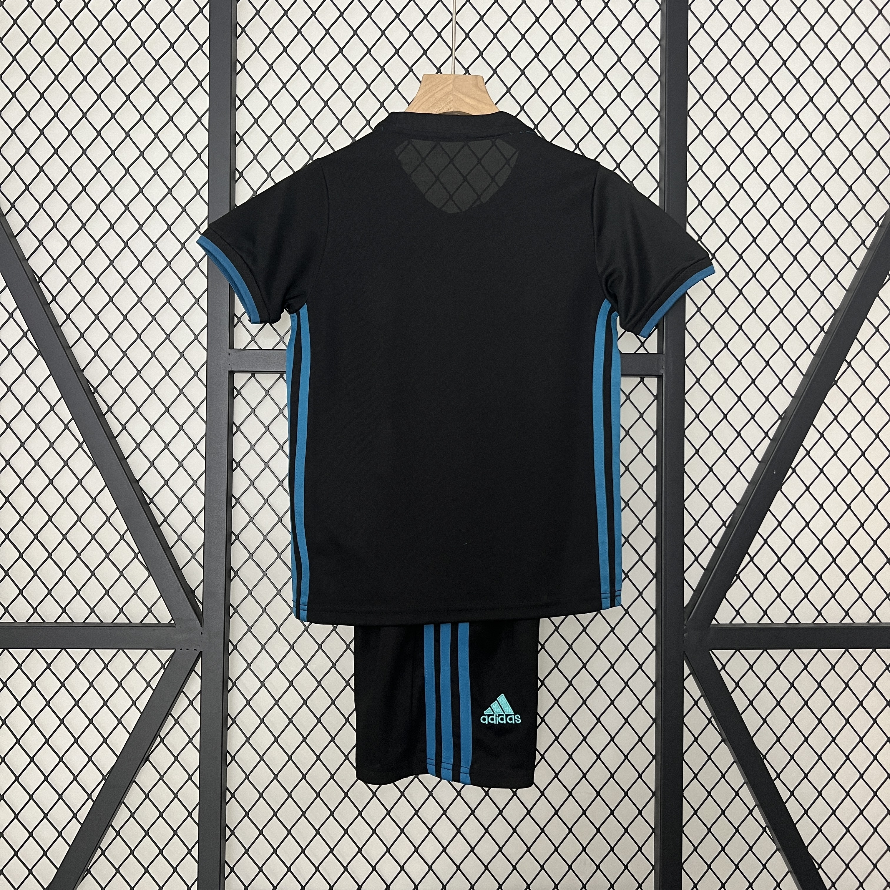 2017/2018 Real Madrid Away Retro Kids Set