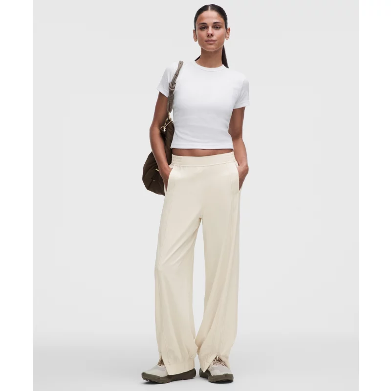 Define High-Rise Swift Jogger Regular