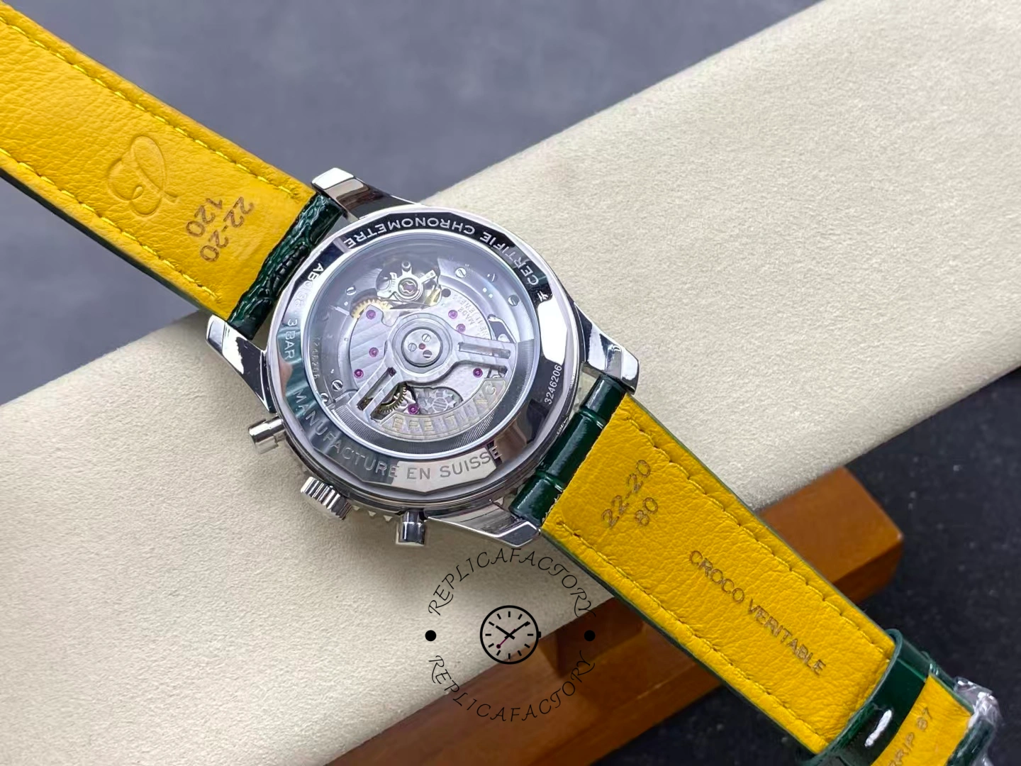 Breitling Navitimer B01 Chronograph AB01384C1L1P1 43mm Replica