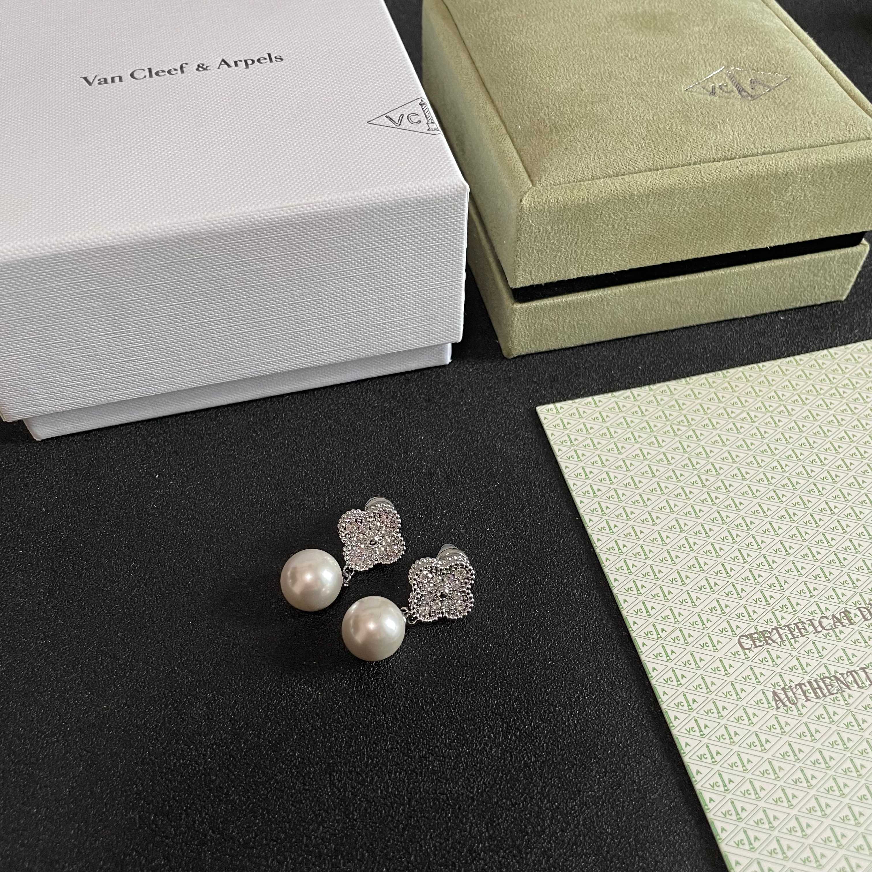 Van Cleef & Arpels Earrings
