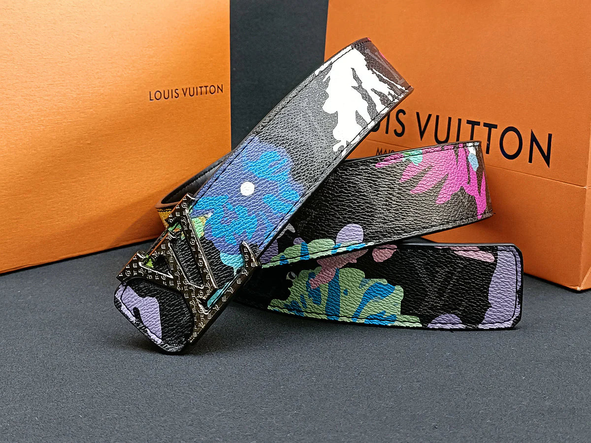 3 Colors four-leaf clover graffiti carved belt