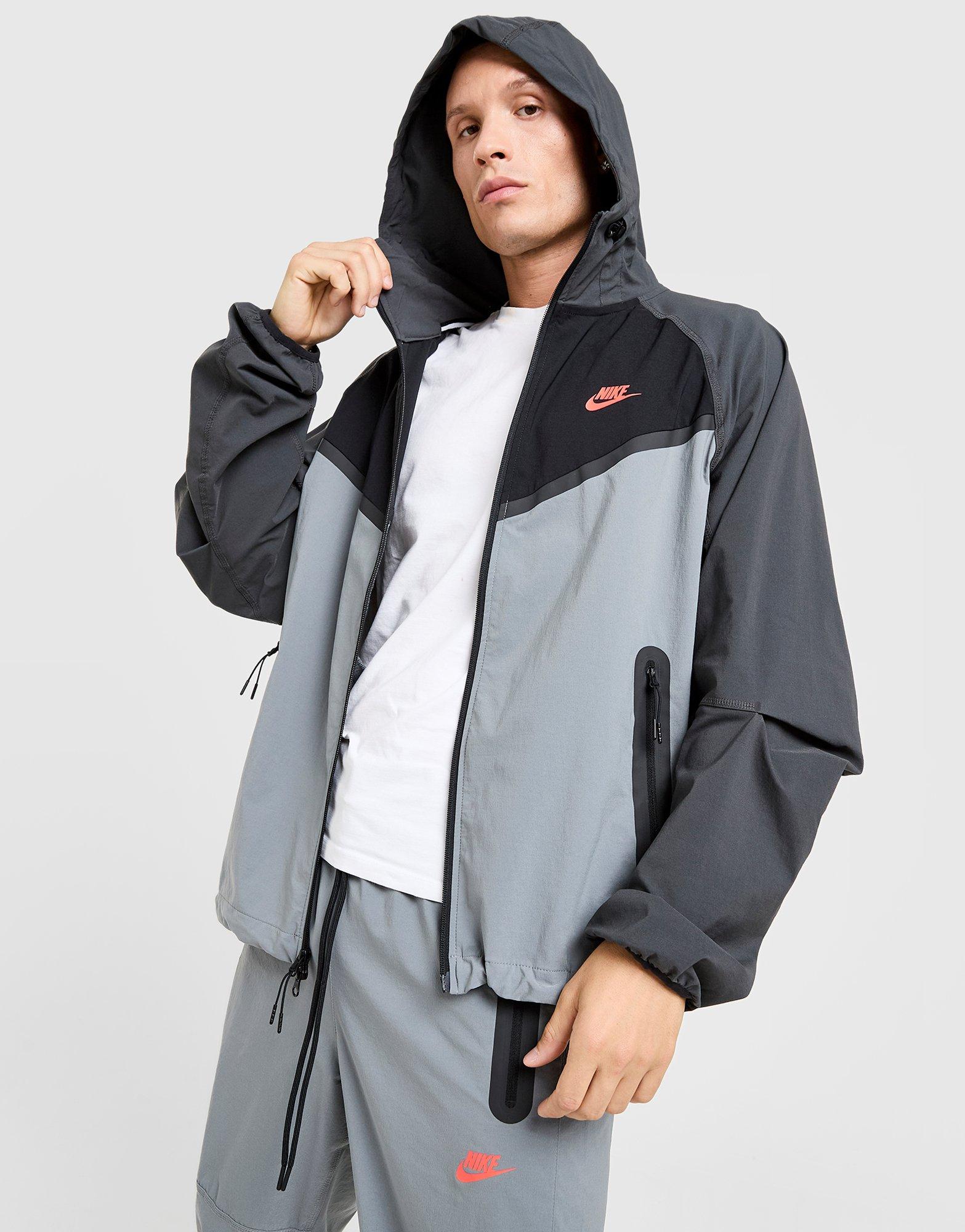 Nike Tech Woven Jacke