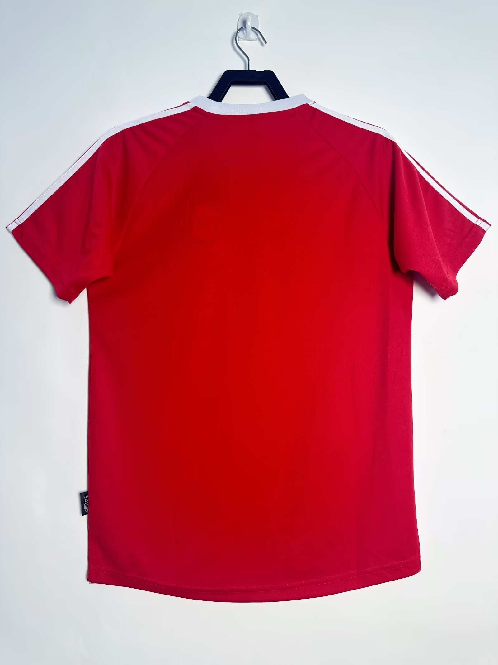 01/02 Bayern Munich Europa League Cup home Retro Football Shirt