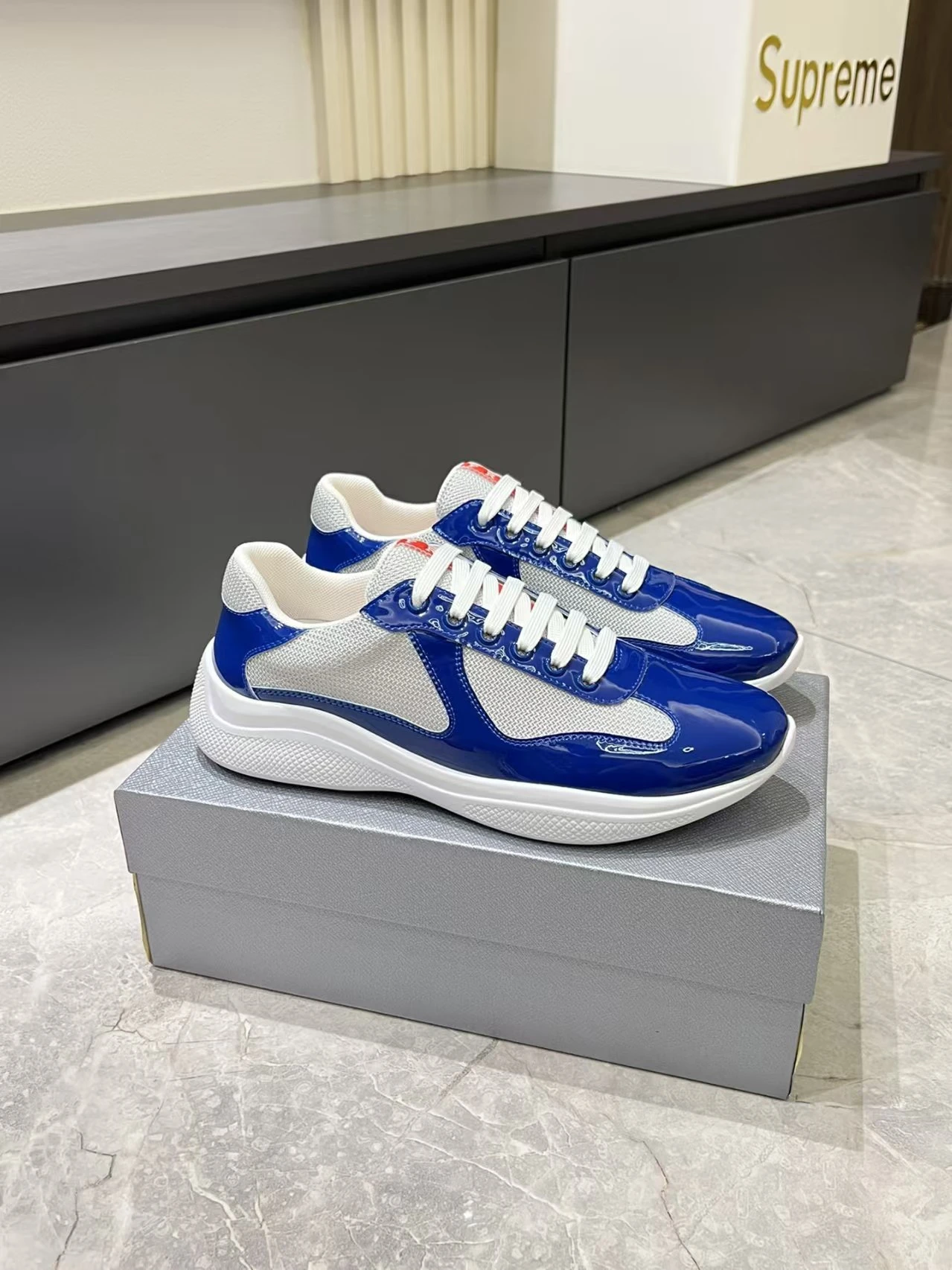 Prada top quality lacquer shoes