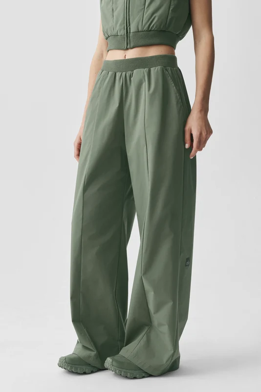 High-Waist Momentum Straight Leg Pant