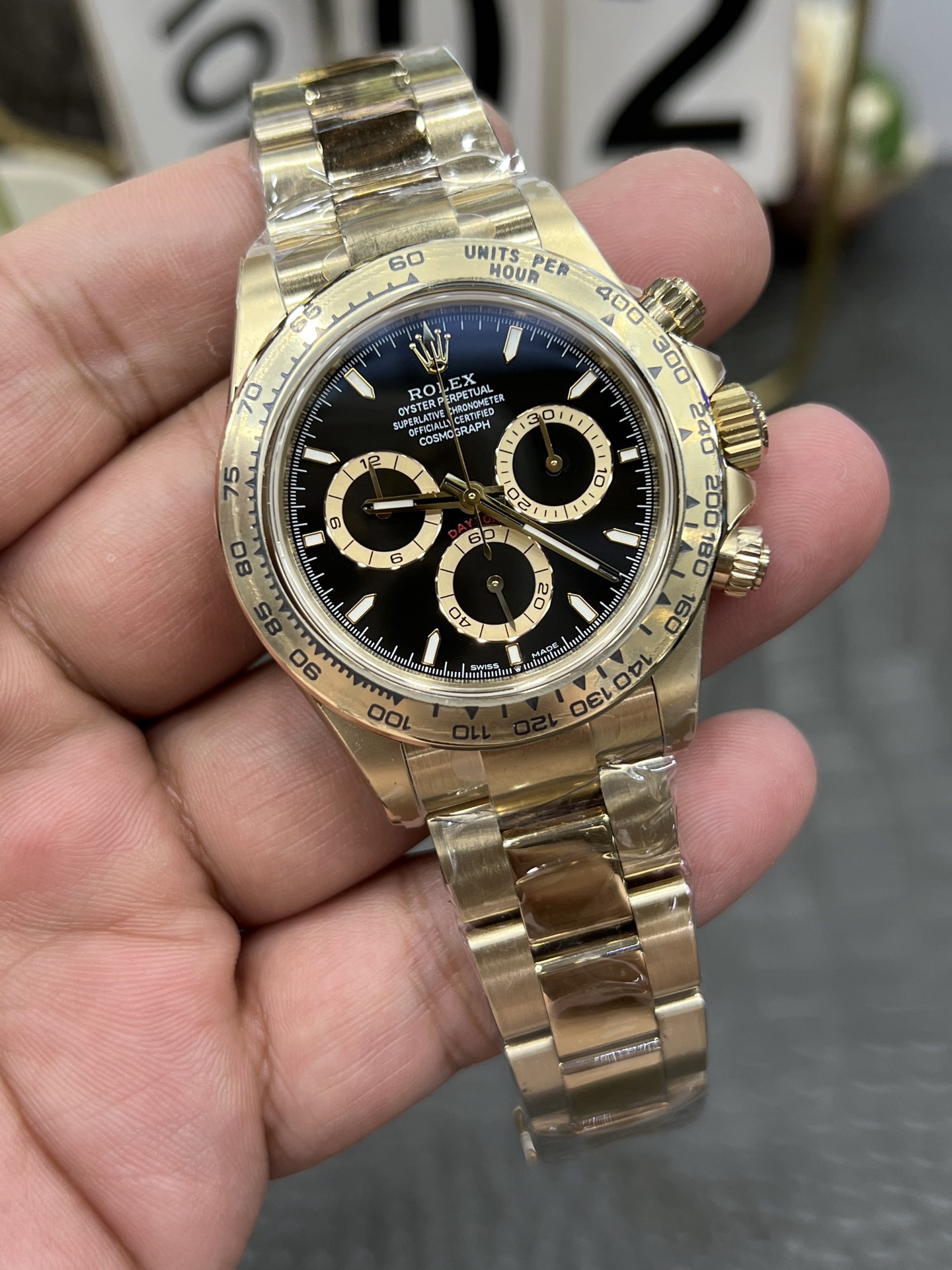 Rolex Cosmograph Daytona Oyster 40mm yellow gold M126508-0004