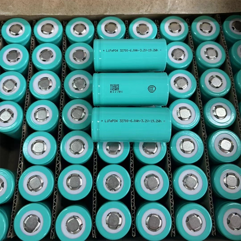32700 3.2v 6000mAh Cylindrical Lithium Ion Batteries