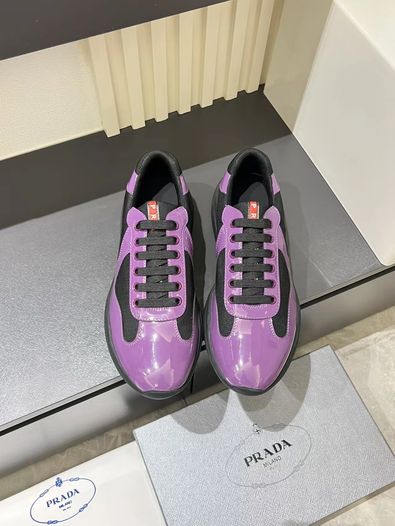 Prada top quality lacquer shoes