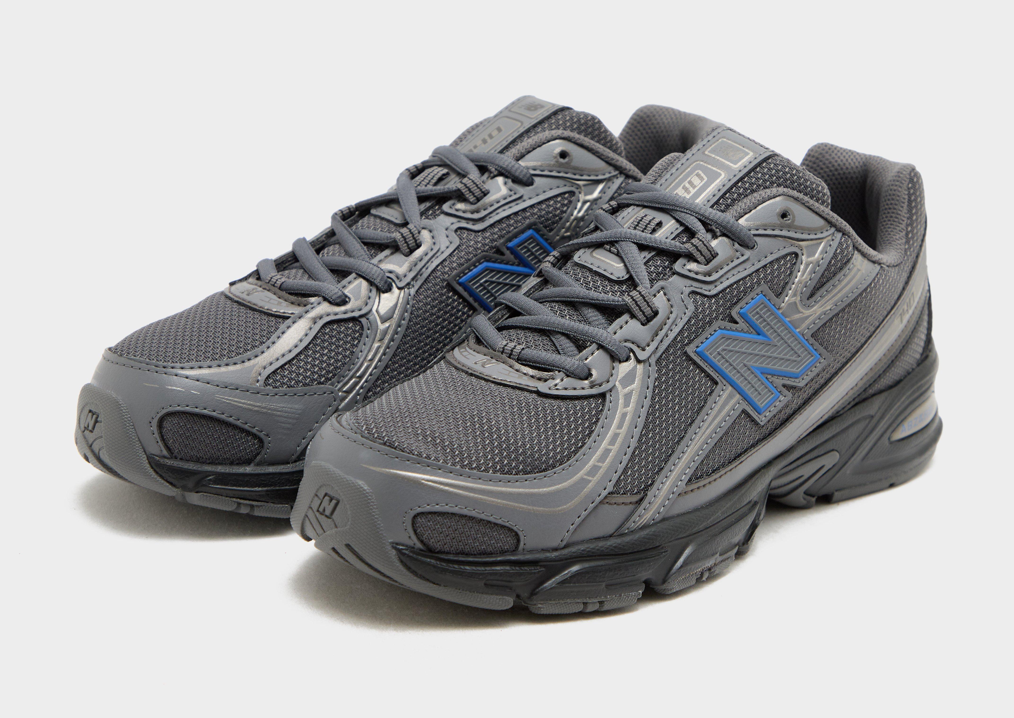 New Balance 740