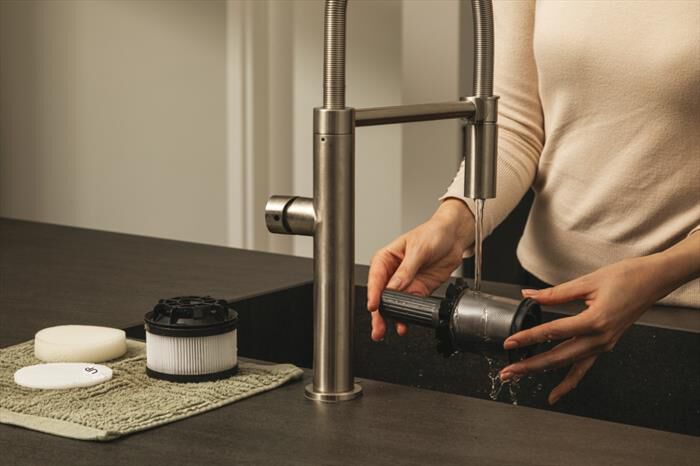 HOOVER - Aspirapolvere ricaricabile HF1P10HX 011-Magenta