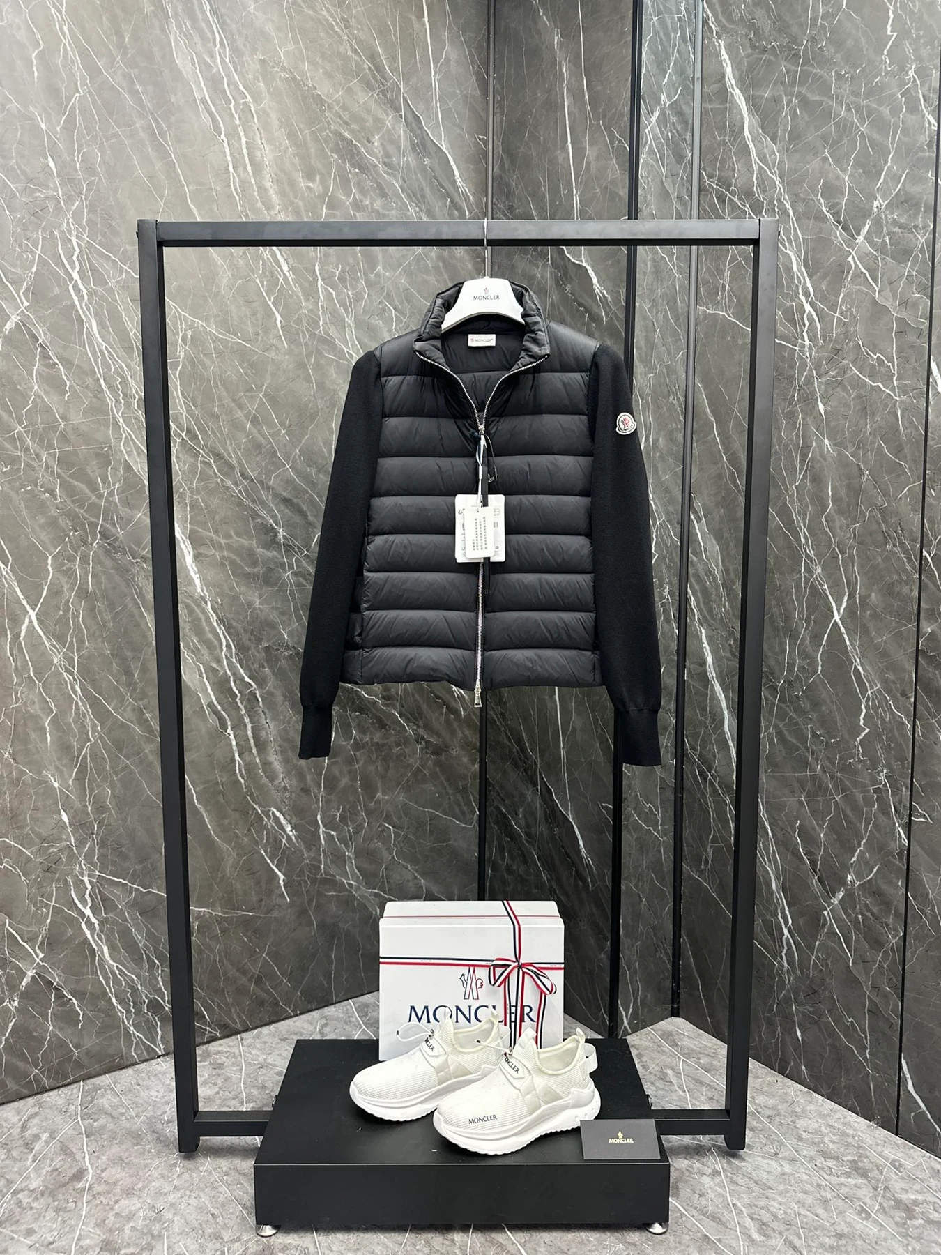 Moncler Cardigan Stehkragen schwarz Jacken BM090985