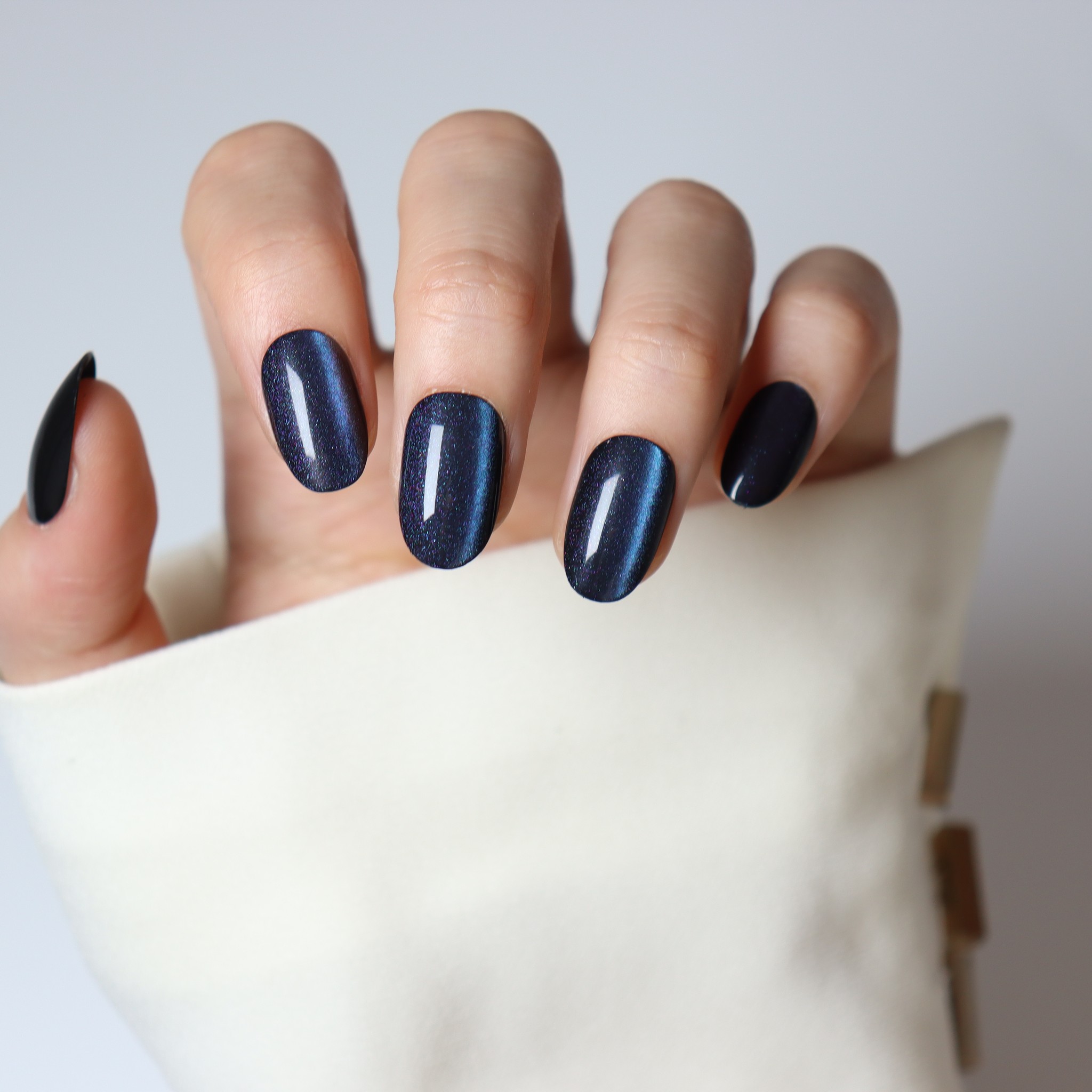 Custom cat eye press on nails with magnetic glossy finish