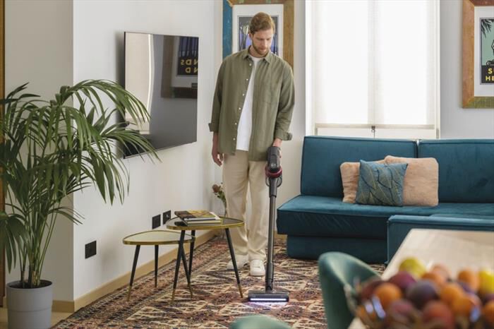 HOOVER - Scopa elettrica senza sacchetto HF410H 011-Magenta