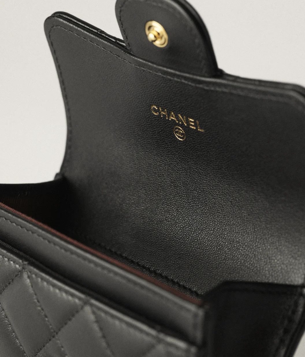 Classic Card Holder Lambskin & Gold-Tone Metal Black