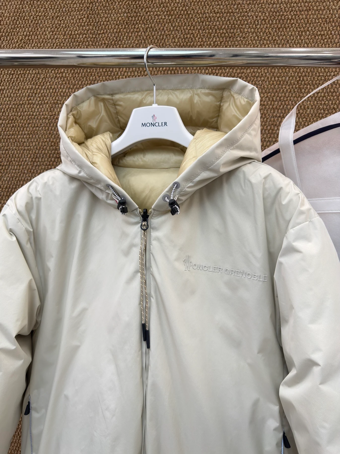 Moncler Berguns wendbar Kapuze Daunenjacke NC556856