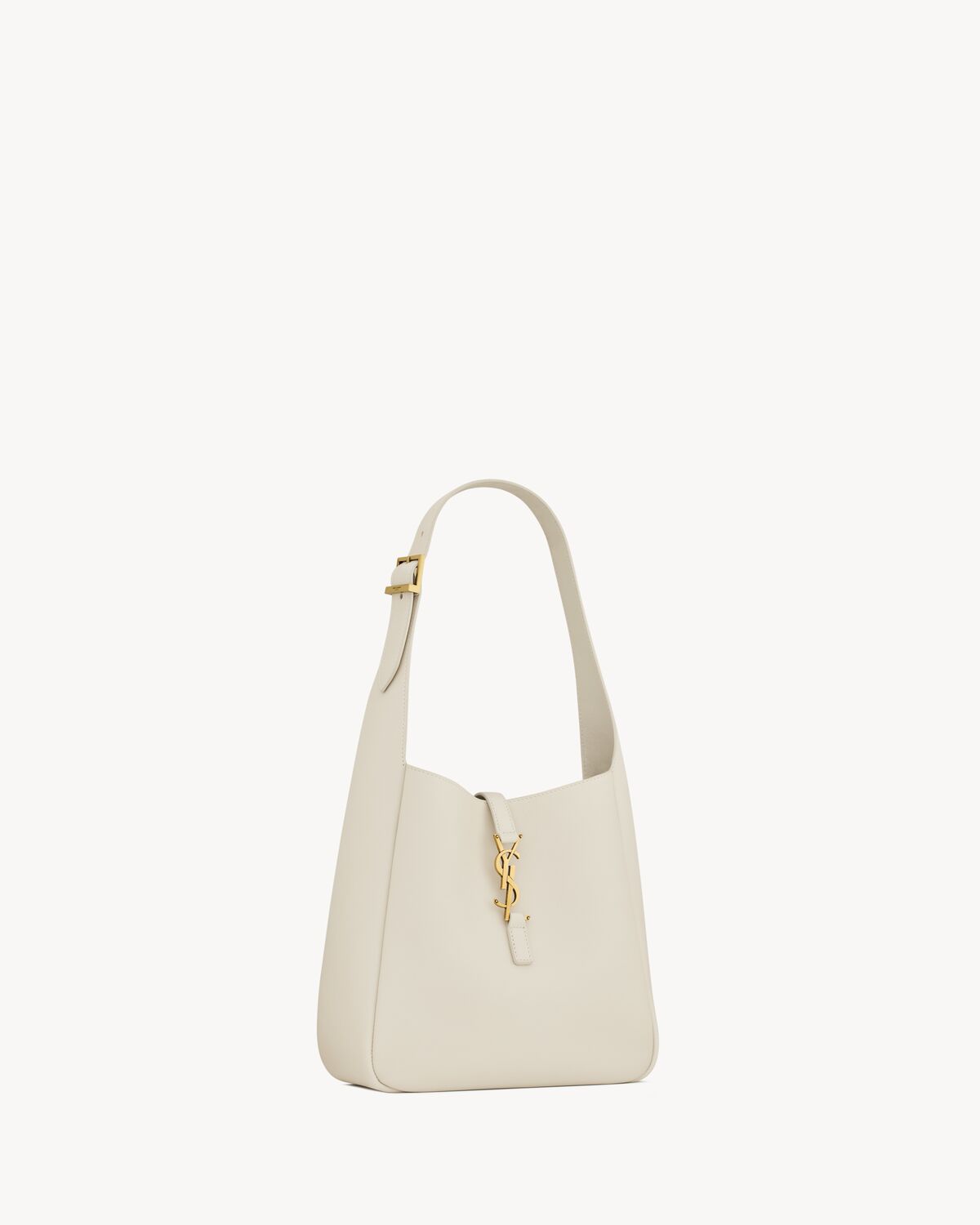 le 5 à 7 supple small in grained leather BLANC VINTAGE