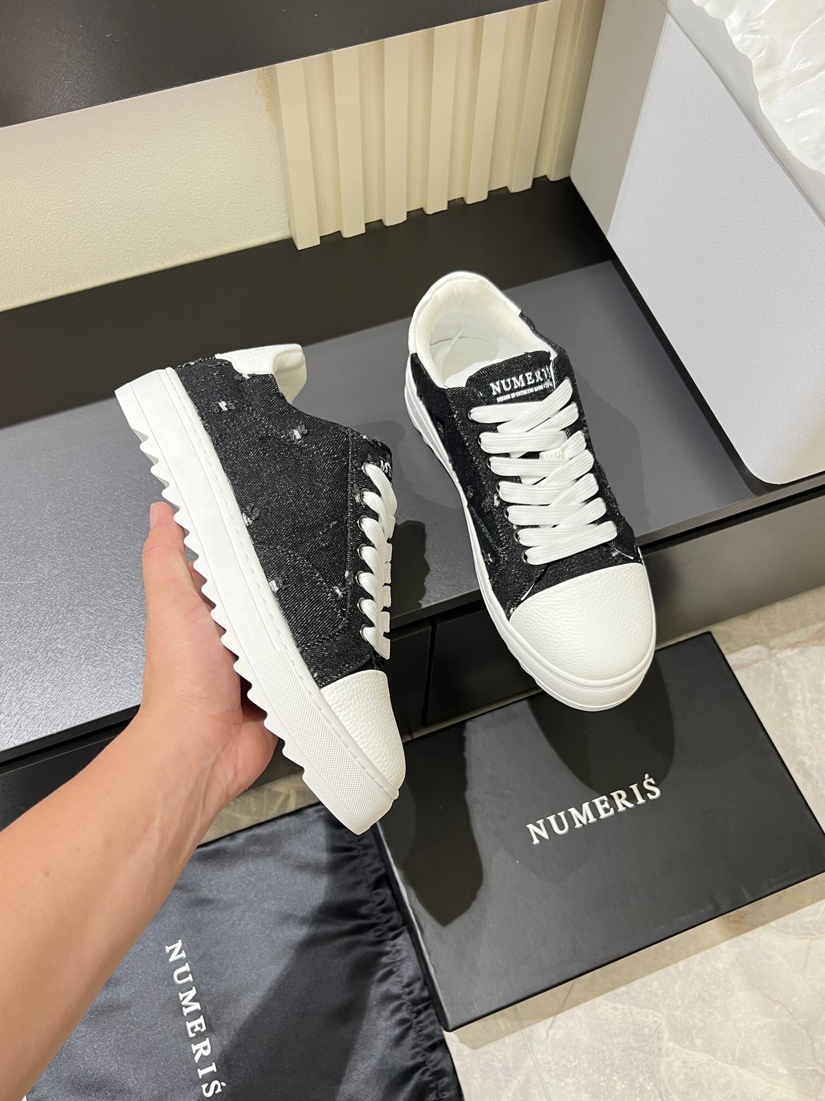 Numeris top-quality low-top shoes