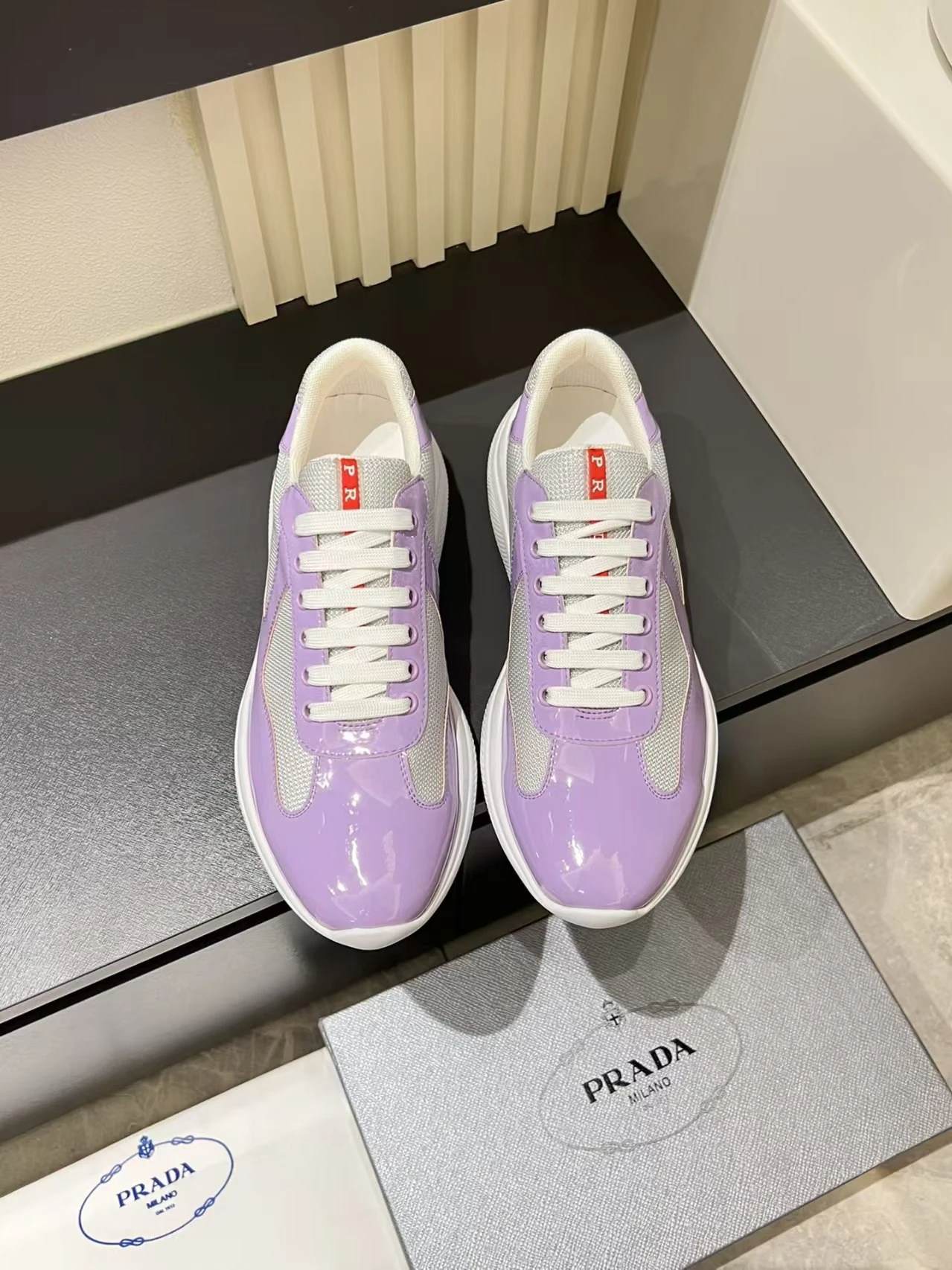 Prada top quality lacquer shoes