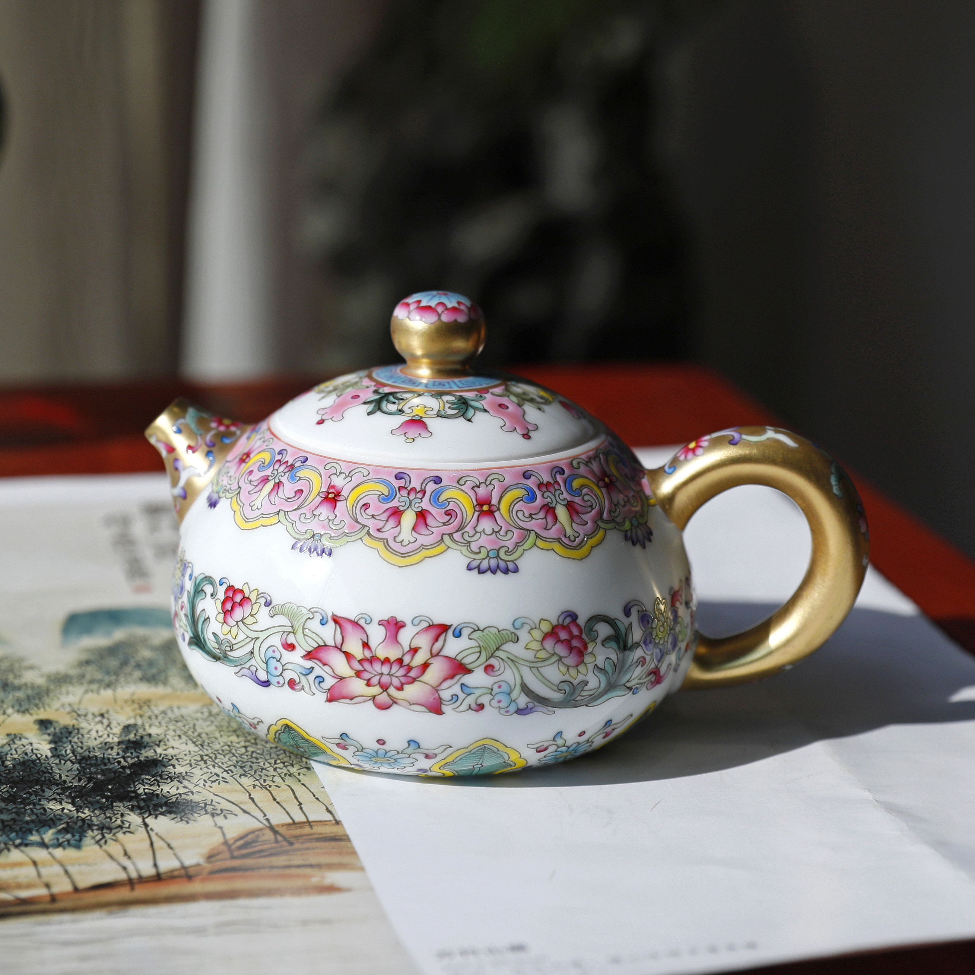 Jingdezhen Exquisite Handmade Hand-Painted Enamel Ruyi Teapot • Pure Gold Detailing • Chinese Porcelain