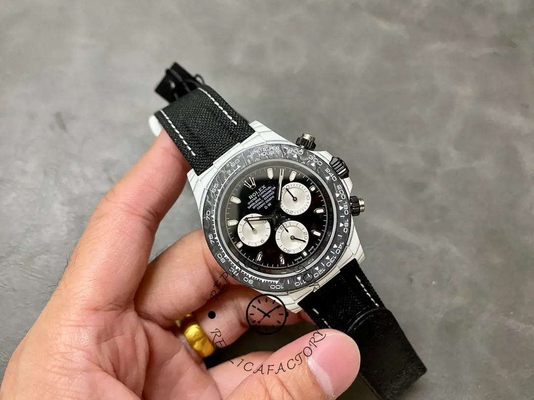 Rolex Daytona Cosmograph Carbon Fiber Luminescent Coating 40mm Black Dial Men's Watch