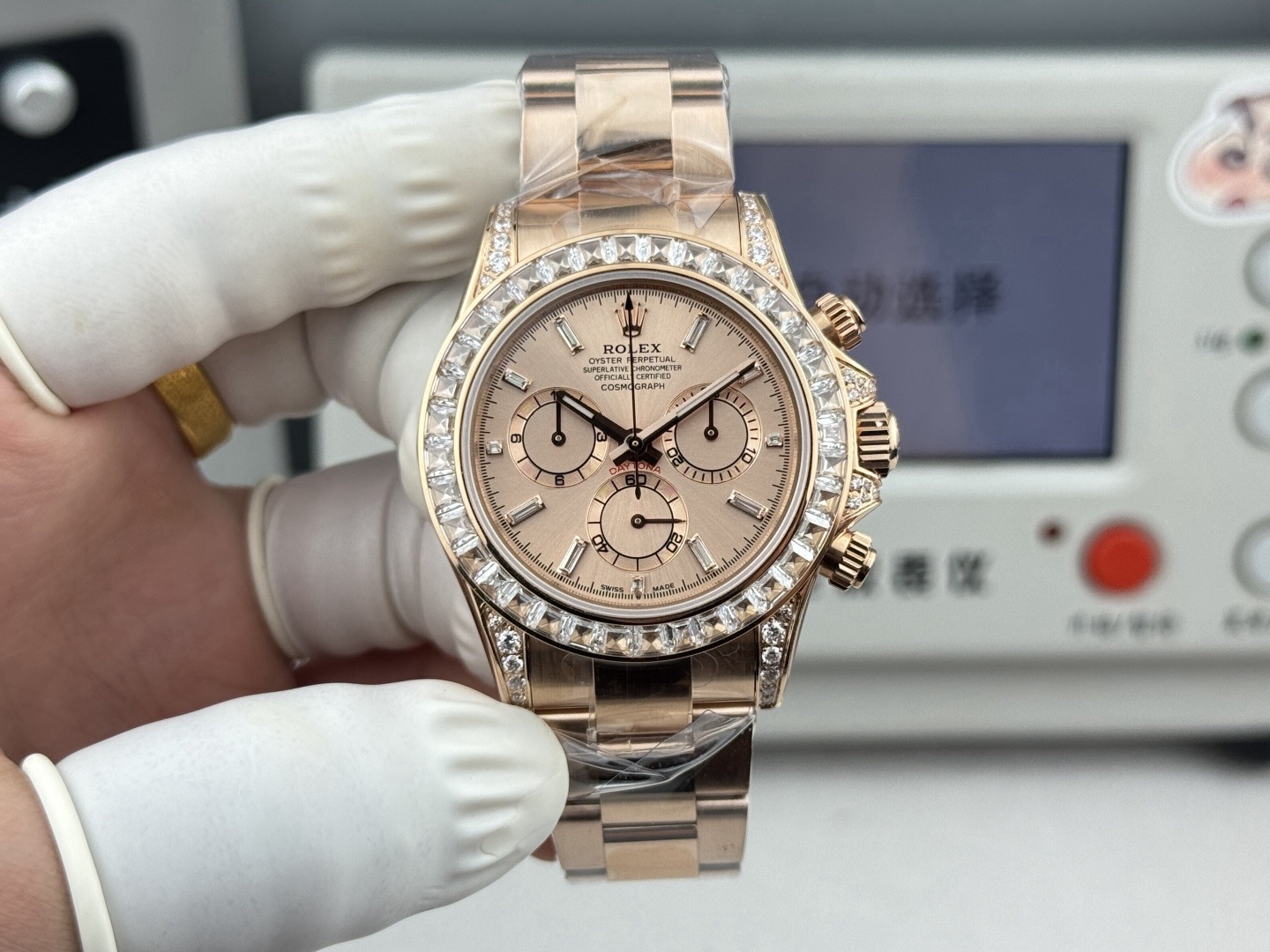 Rolex Cosmograph Daytona Oyster, 40 mm, Everose gold and diamonds  M126595TBR-0001