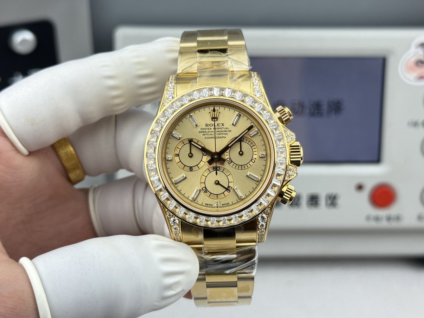 Rolex Cosmograph Daytona Oyster, 40 mm, yellow gold and diamonds M126598TBR-0001