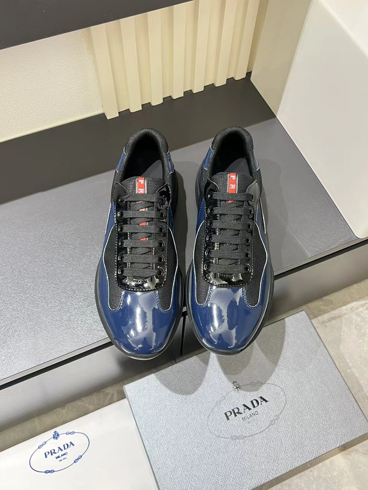 Prada top quality lacquer shoes