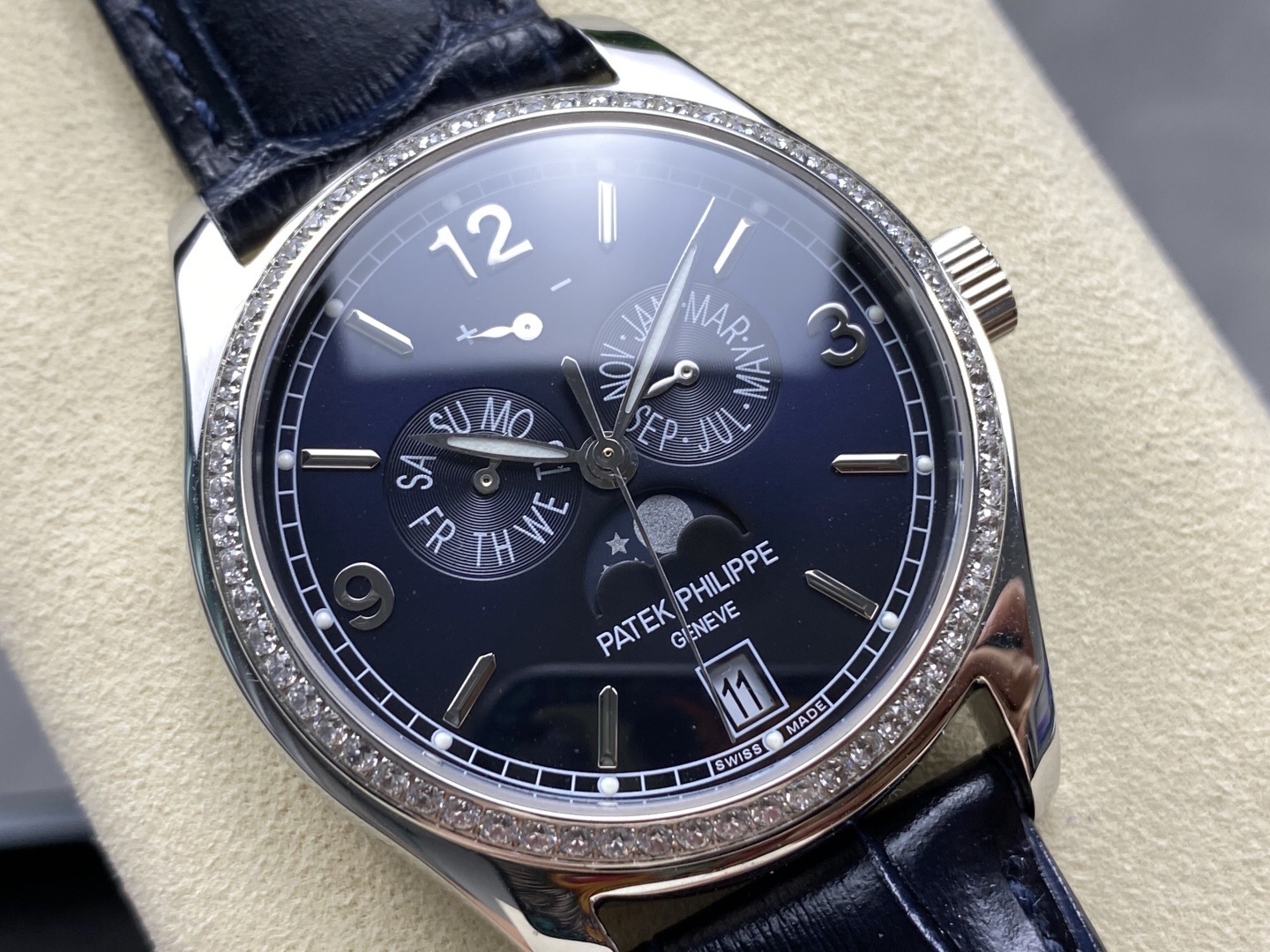 Patek Philippe Complications ref 5147G-001 39mm White Gold