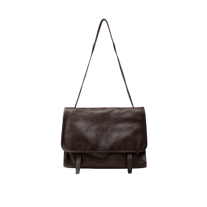 Minimalist Fold-Over Leather Messenger Bag – Adjustable Crossbody in Espresso Brown