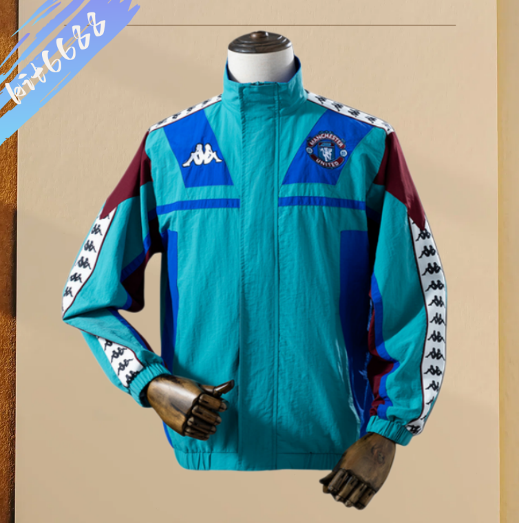 26/27 Manchester United Retro Windbreaker