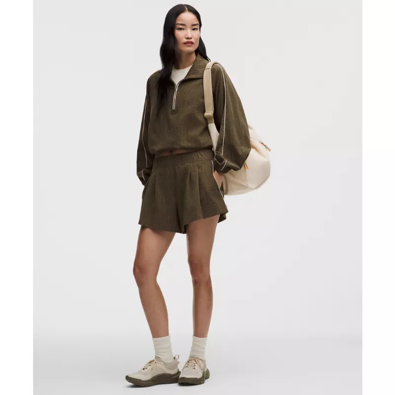 Seersucker WovenAir High-Rise Pleated Short 3.5