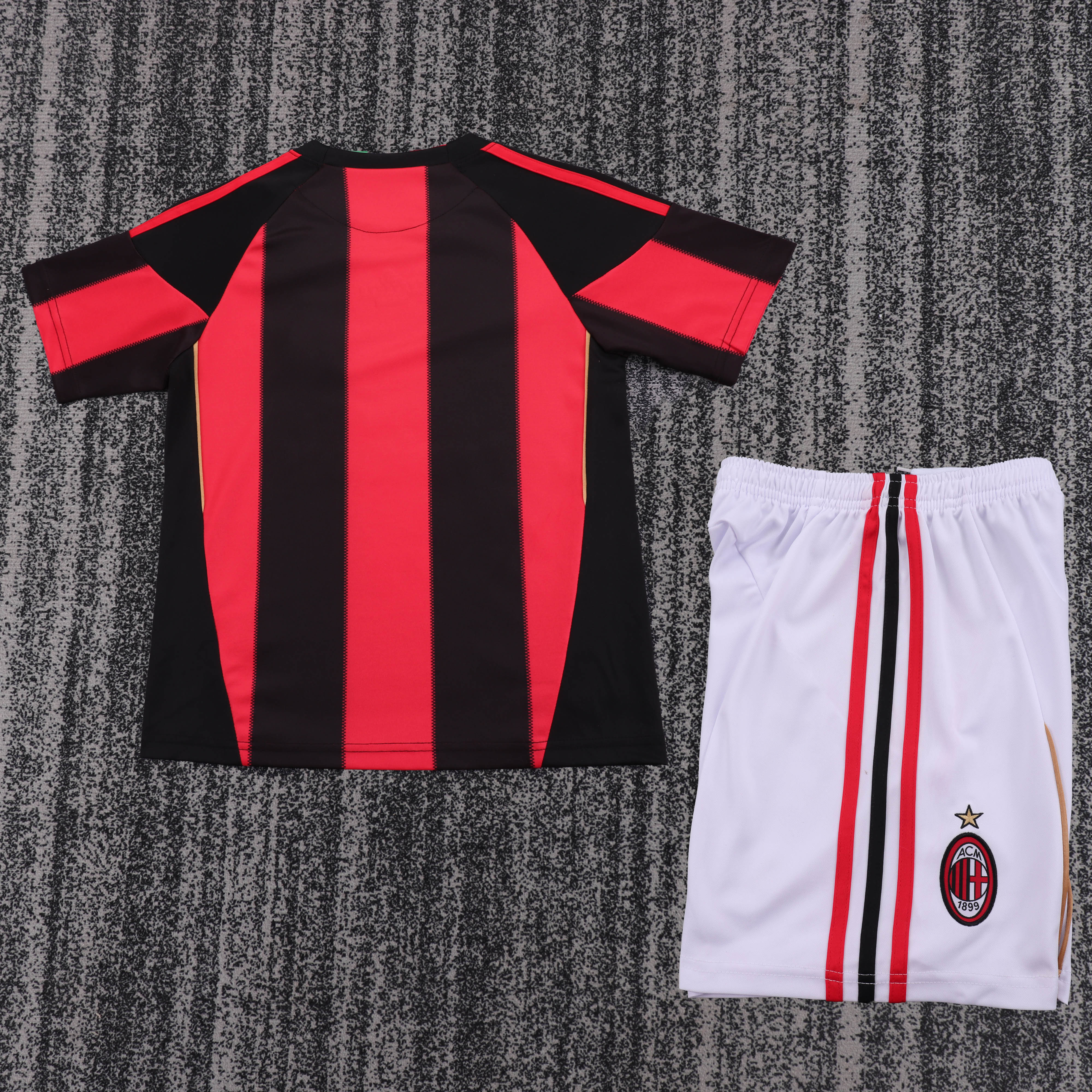 复制2011/2012 AC Milan home Retro Football Jersey (Kids Kit)