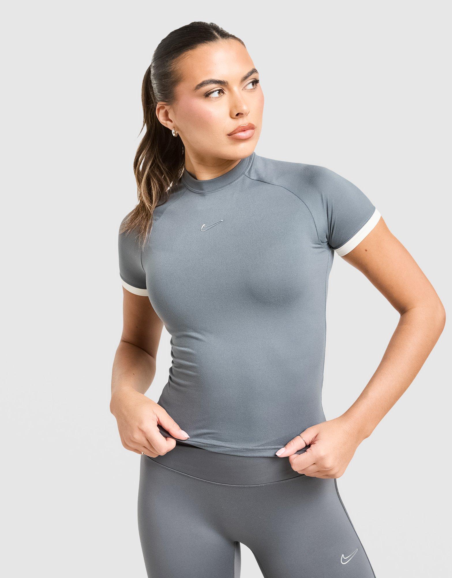 Nike Graphic Swoosh Slim T-Shirt