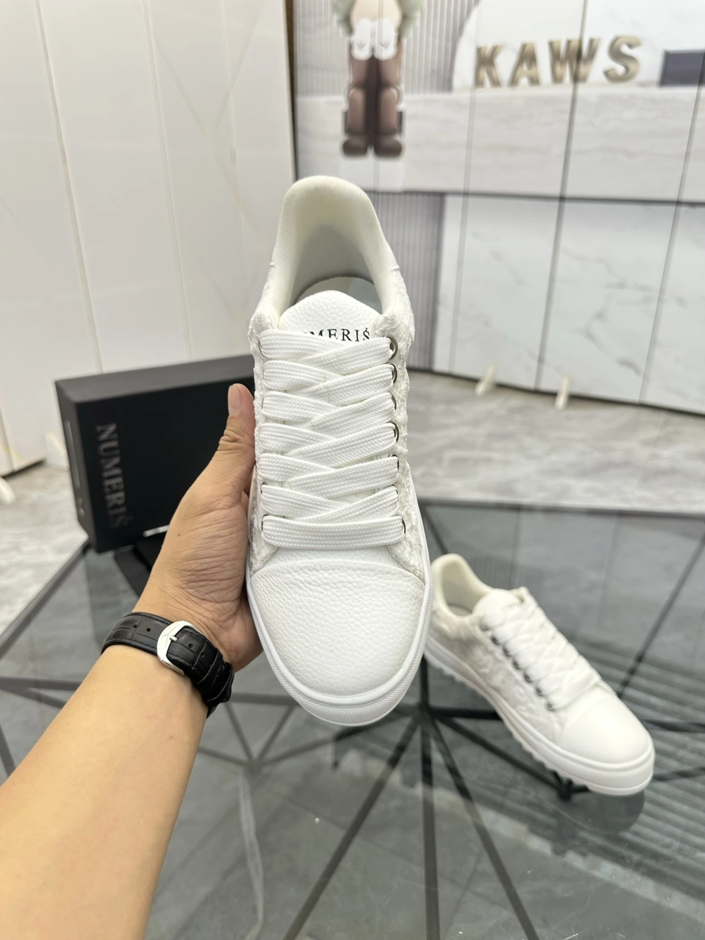 Numeris top-quality low-top shoes