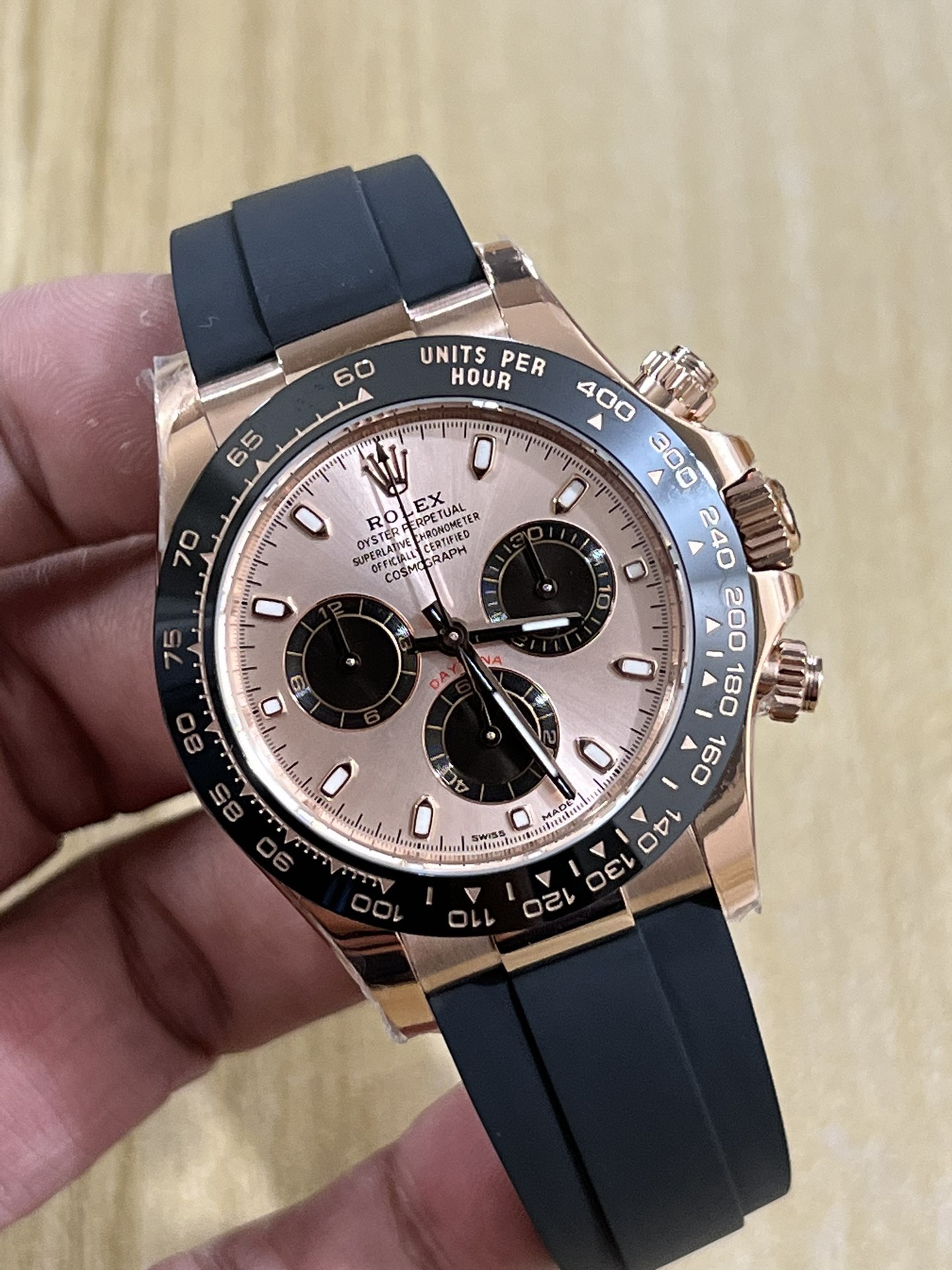Rolex Cosmograph Daytona Oyster 40mm Everose gold  M116515LN-00059