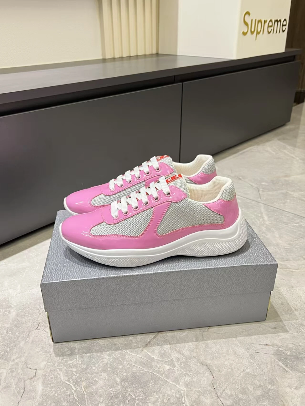 Prada top quality lacquer shoes