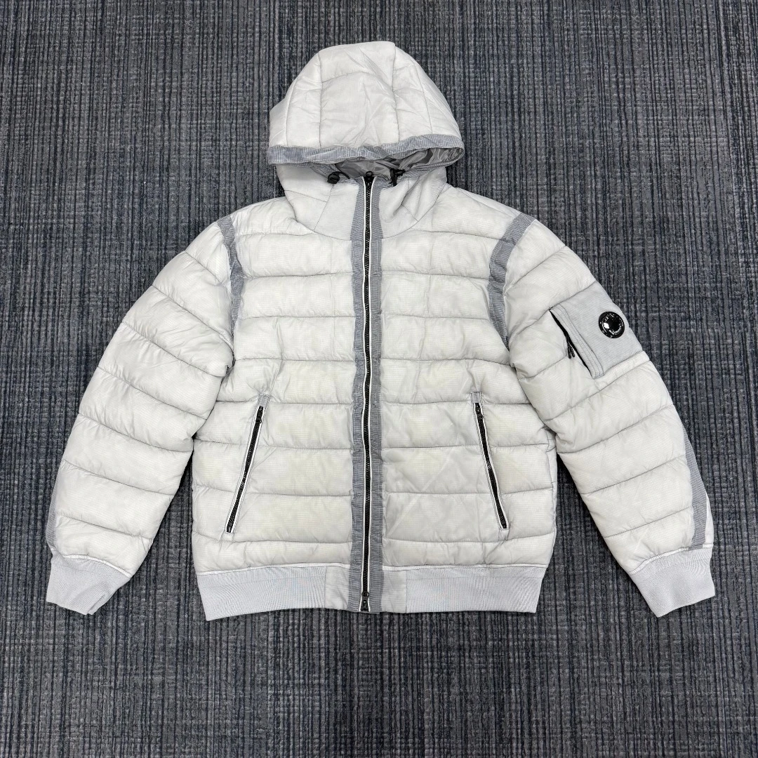 C.P. COMPANY Classic Goggle-Lens Hat Lightweight Windproof Horizontal-Quilted Utility Padded Jacket