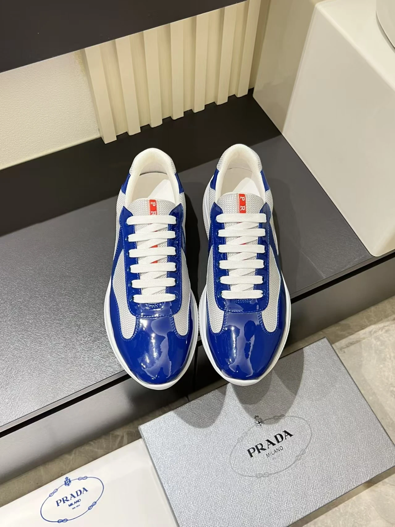 Prada top quality lacquer shoes