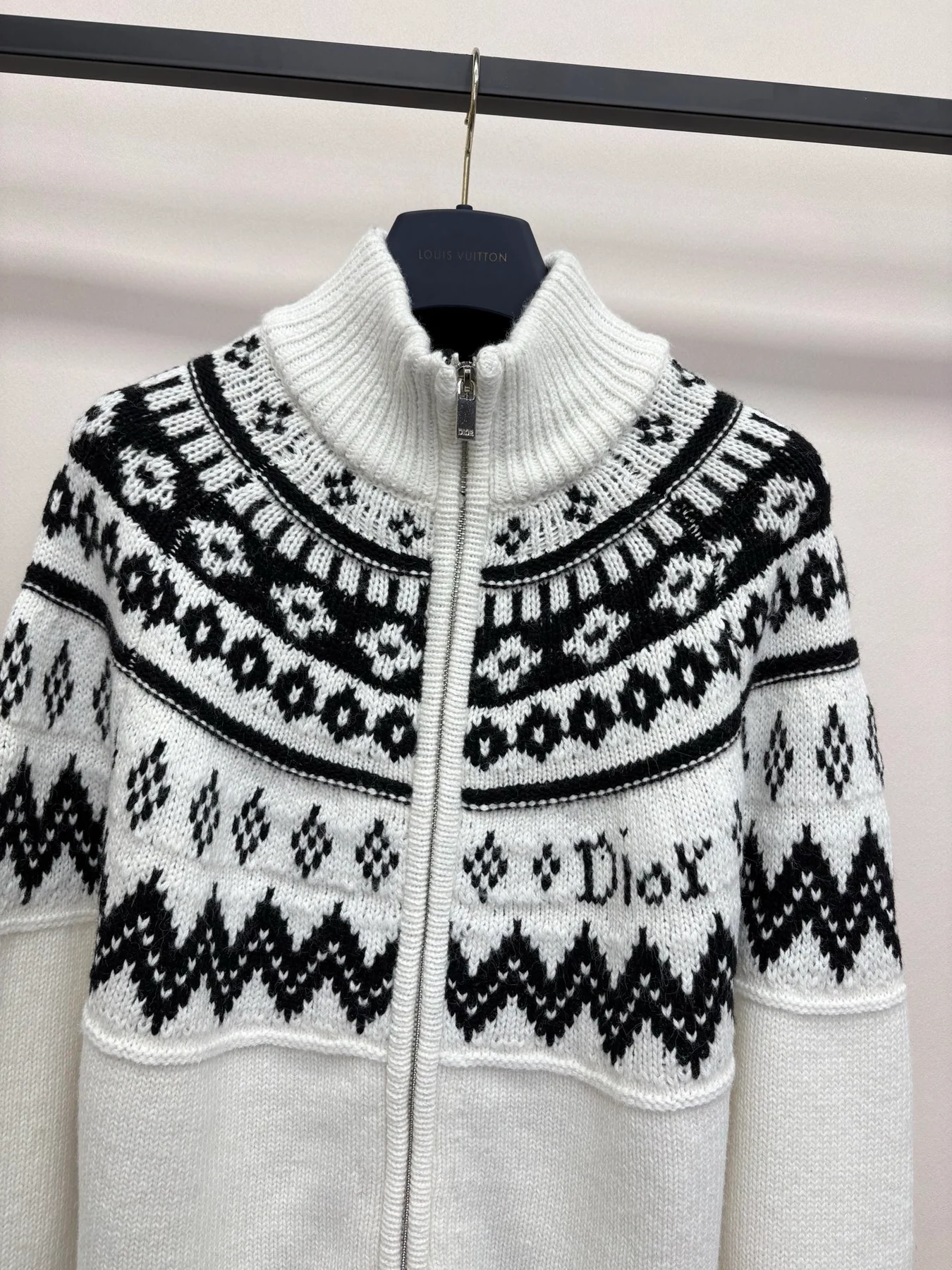 Dior Strickjacke 25FW Jacquard Schwarz Weiß Stehkragen Jacken ZN498812