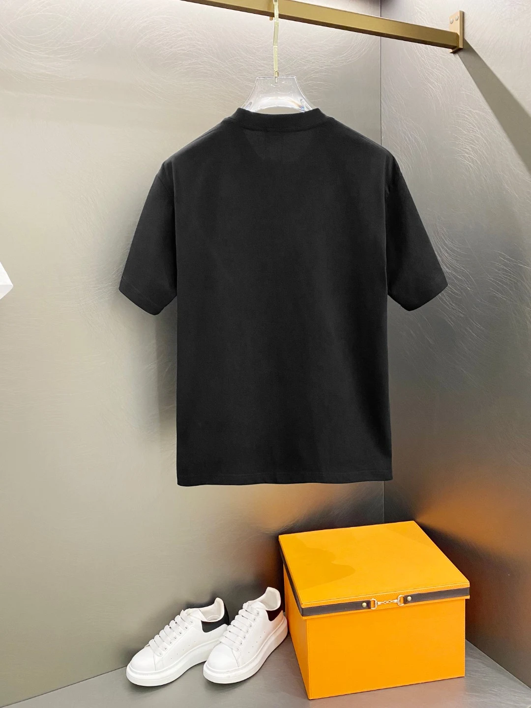 Prada Black T-Shirts ZN285005