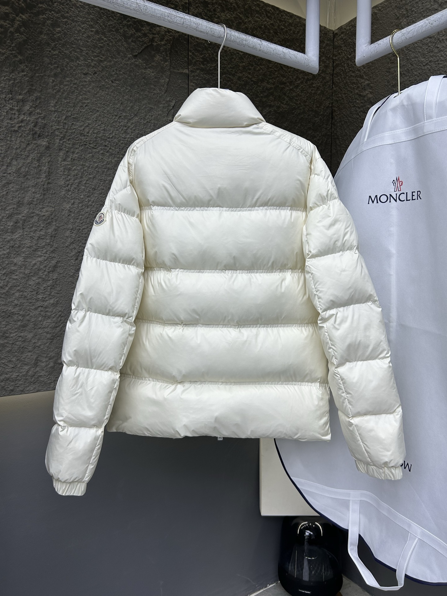 Moncler Herbst/Winter 2026 Bouvaque Daunenjacke Größe S-2XL