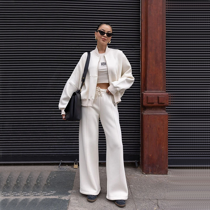 Customized Casual Embroidered Zipper Jacket Top with Wide Leg Pant 2-Piece Women's Sweatsuits Set for Wear