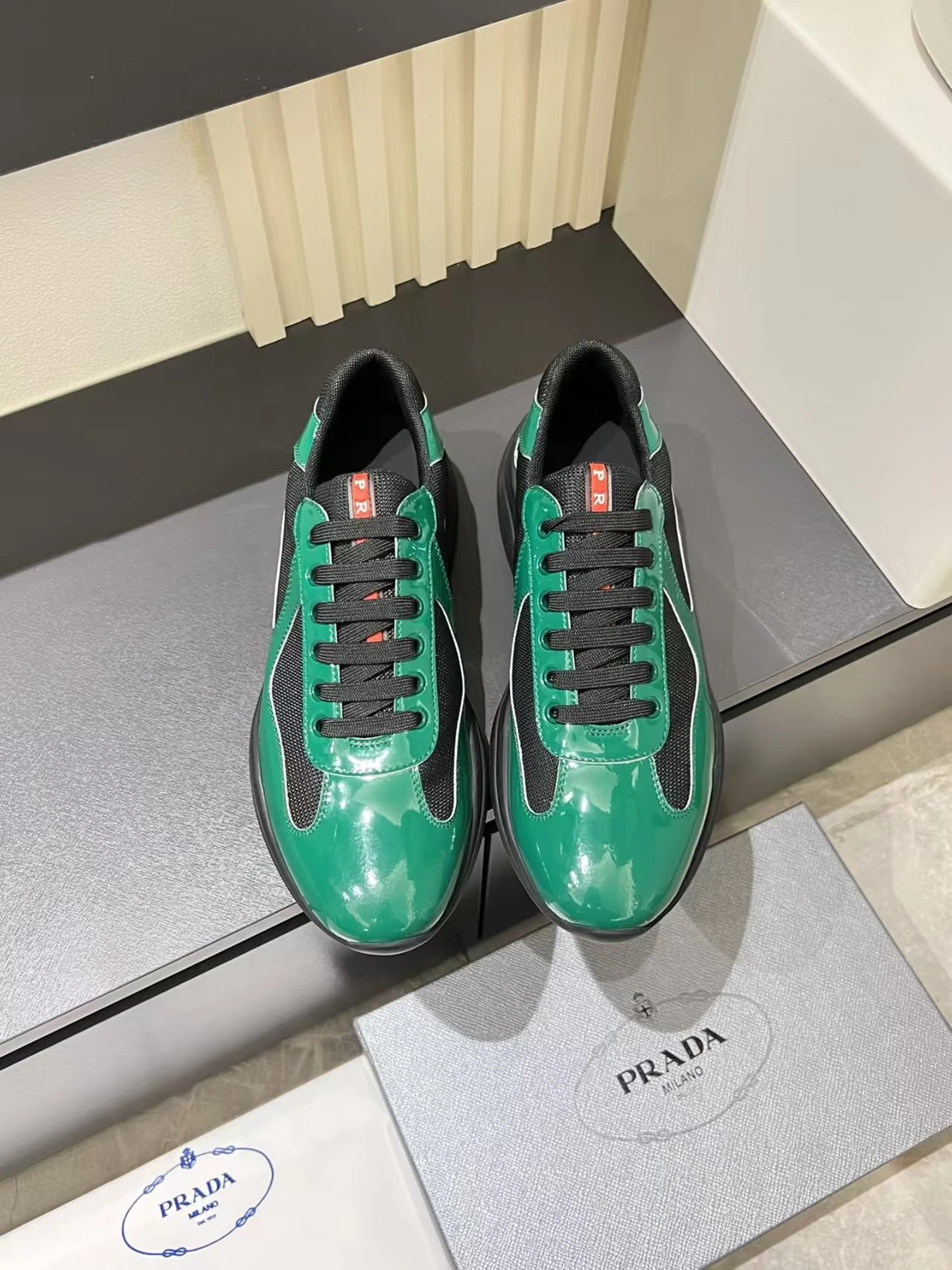Prada top quality lacquer shoes