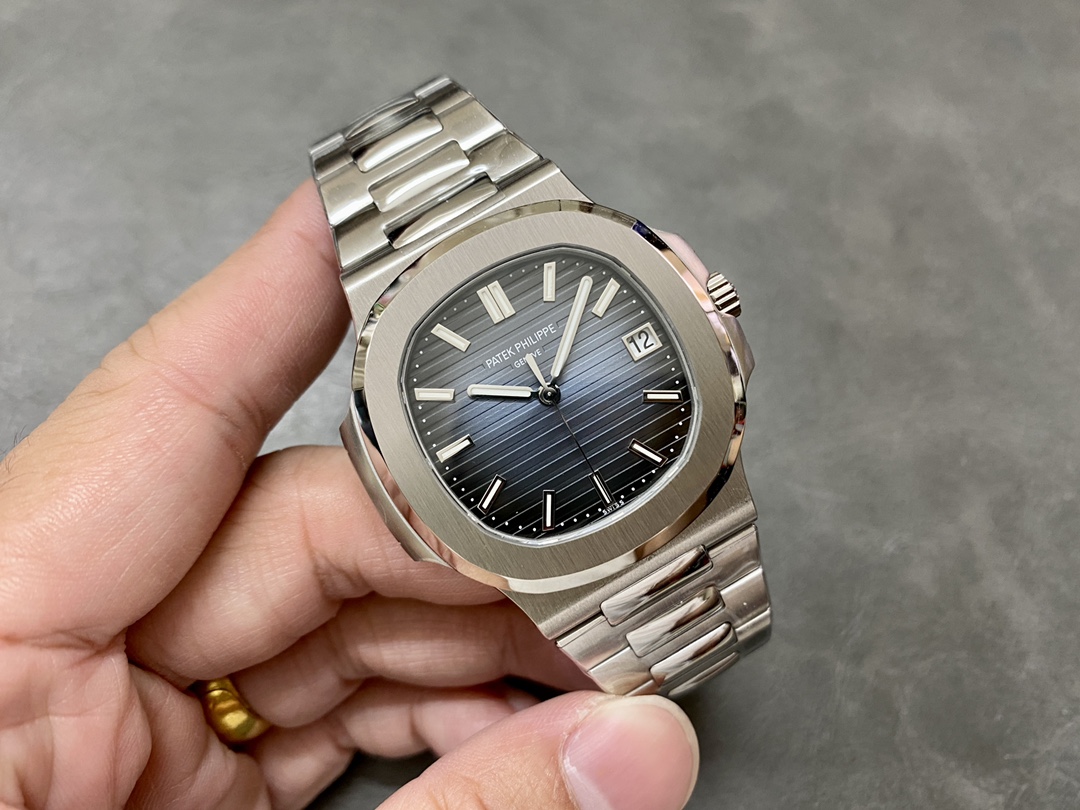 Replica Patek Philippe Nautilus 5711 1A Black Dial 40mm Mens Watch