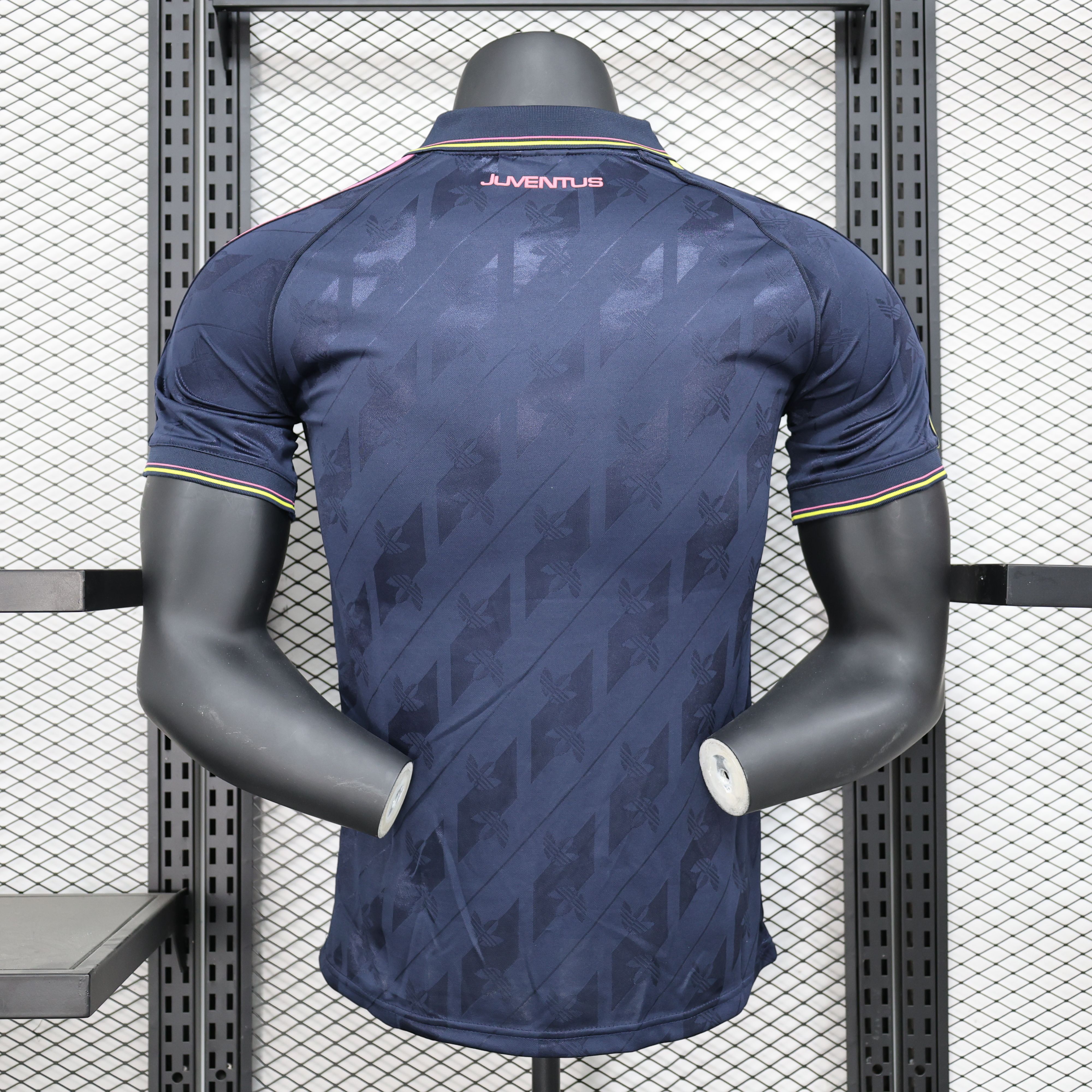 Juventus Casual Vintage T-Shirt(Player Edition)
