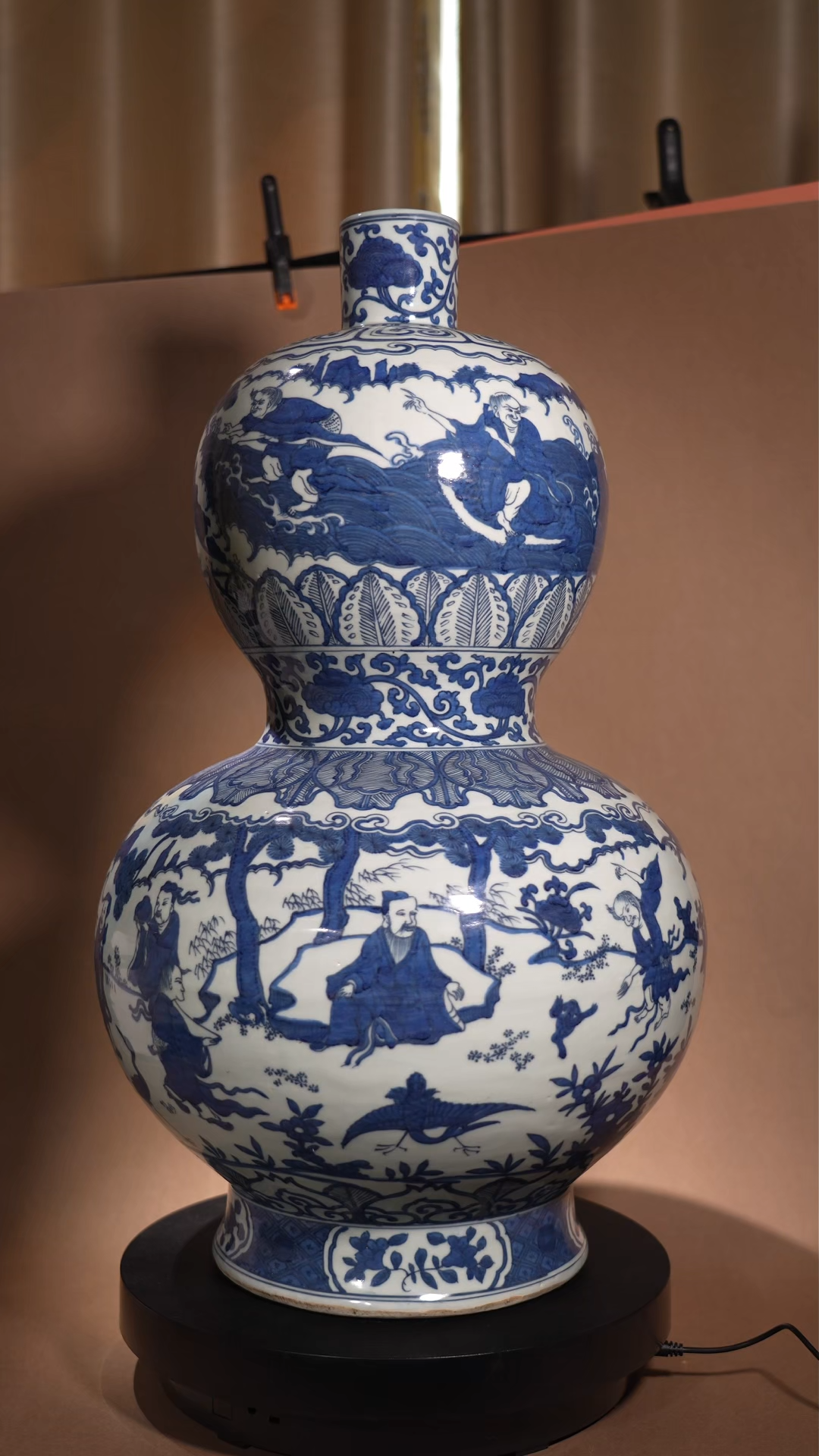 Ancient Chinese Blue and White Gourd Vase with Immortals Celebrating Longevity Motifs